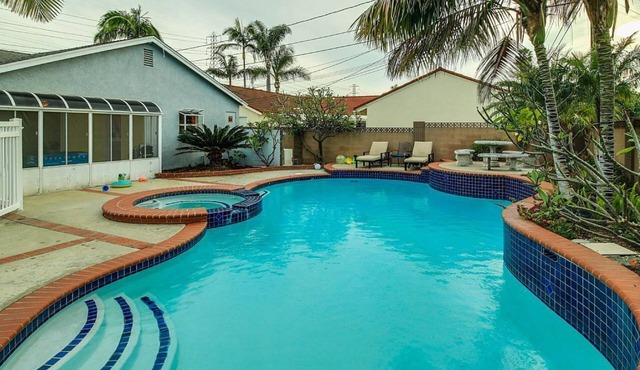 Funtierland + Minnie's House + Walk to Disneyland + Pool + Pet Friendly