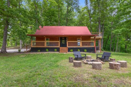 Furnace Mountain Retreat- Hot Tub, Fireplace, WiFi