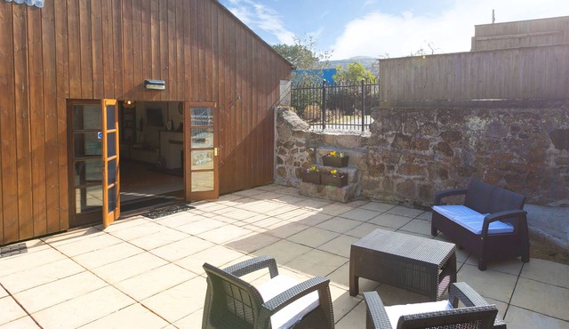 FURNESS@THE WEST DRY, pet friendly, with a garden in St Austell