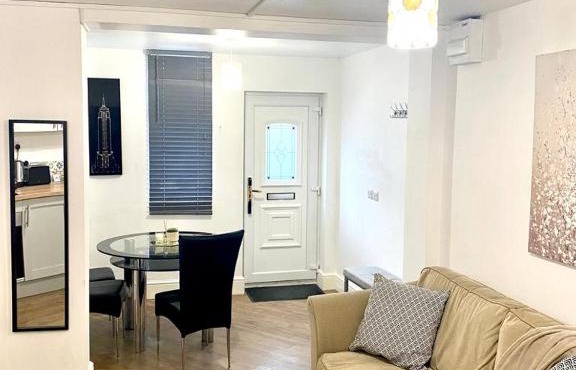 Furnished 1 bedroom apartment