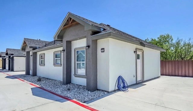 furnished 1 bedroom condo steps away Kickapoo Lucky Eagle Casino, Eagle Pass Tx