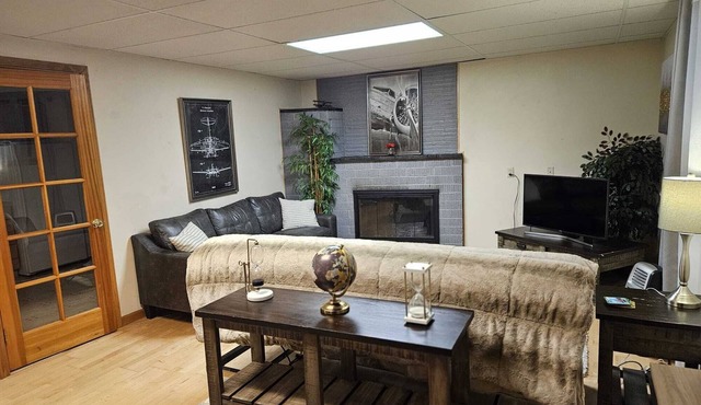 Furnished 1BR Apt with Equipped Office /Garage /Washer /Dryer- North Seattlen