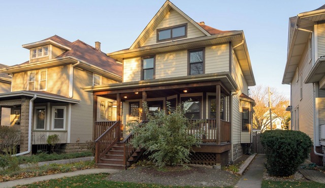 Furnished 2-Bed, 1.5-Bath Home – Old Irving Park – Perfect for Longer Stays!