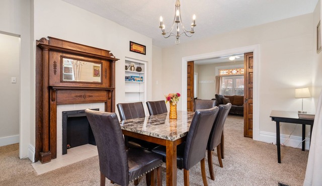 Furnished 2 bedroom 1 bathroom bottom floor unit in Verona