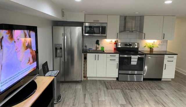 Furnished 2 Bedroom-2 Bathroom near Historic Sites, Sleeps 6