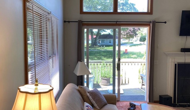 Furnished 2-bedroom house with water views in West Olivenmonthly rental only.