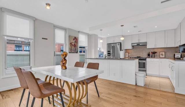 Furnished 2BR Apartment in Penn Quarter, DC by RedAwning