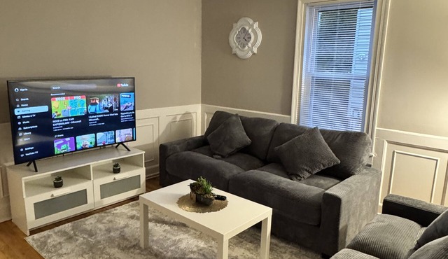 Furnished 2BR Near Yale&VA Parking