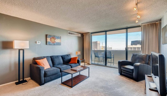 Furnished 35th Floor Condo In The Heart Of Downtown Denver
