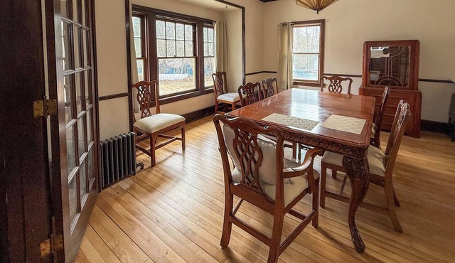 Furnished, 4-bedroom "Cure Cottage" in Beautiful Saranac Lake!