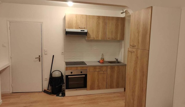 Furnished accommodation near the station