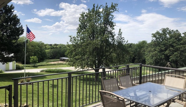 Furnished Acreage by Mahoney - Sleeps 17! Fire Pit - Shuffleboard - Clean!
