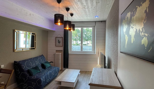 Furnished and equipped T2 with superb view of the Cher river