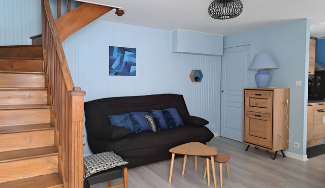 Furnished Apartment in Townhouse, City Center Location