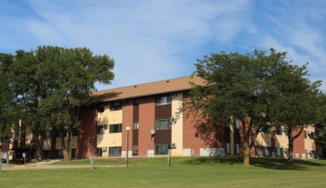 Furnished Apartment long & short stay Lamberton Minnesota