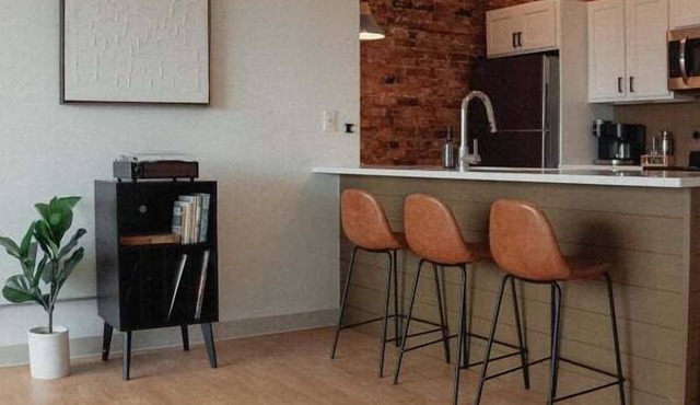 Furnished Apartment Monthly Rental w/Gym | 325