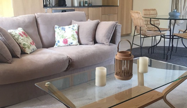 Furnished cottage accommodation with pool close to Bordeaux