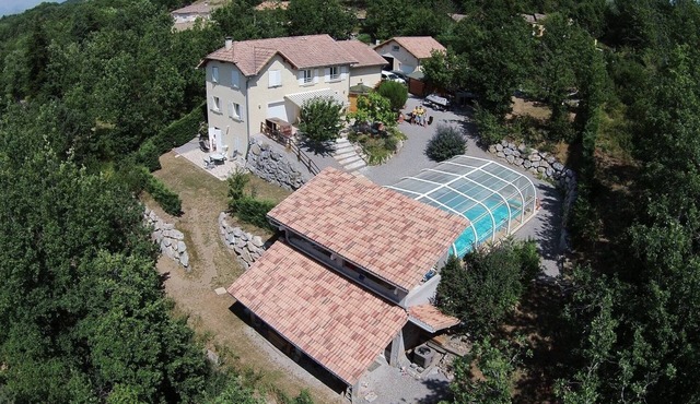 furnished cottage in villa between Provence and the southern Alps