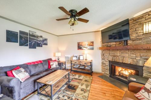 Furnished Deck and Resort Perks Beech Mtn Retreat!