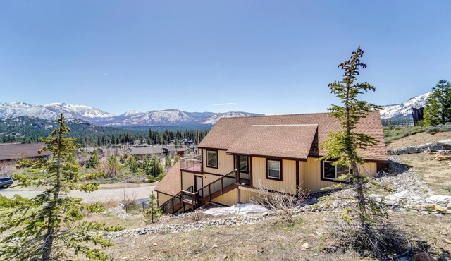 Furnished Deck + Gas Grill: South Lake Tahoe Home!