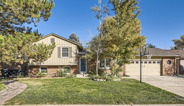 Furnished Denver Suburb! Garage, 2nd screen, flexible cancellation, 7+ day min