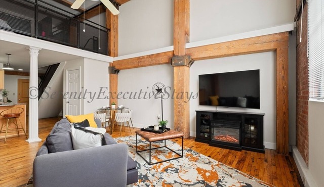 Furnished Downtown Loft for Traveling Professionals Available April 1