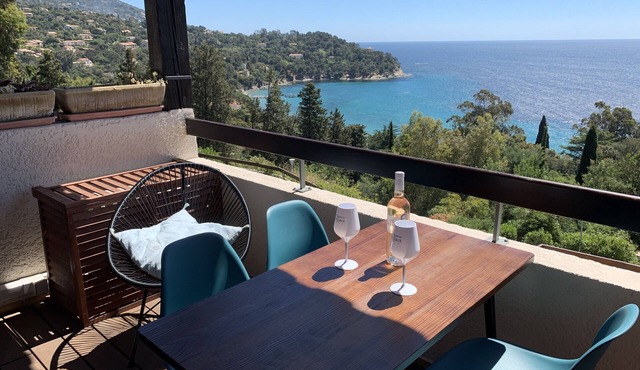 Furnished 3 STARS Golf St Tropez RAYOL CANADEL Facing the SEA with POOL