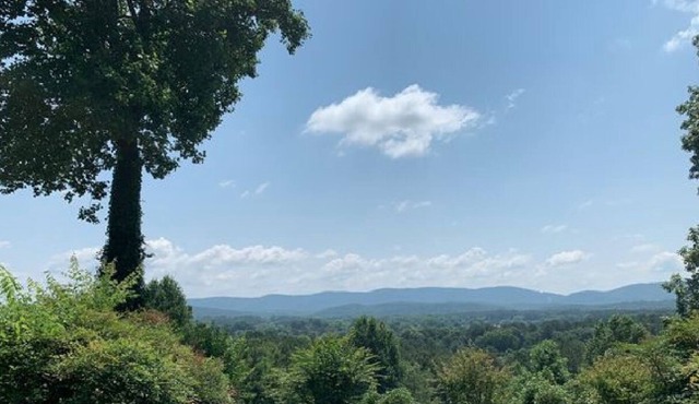 Furnished Guesthouse with mountain views