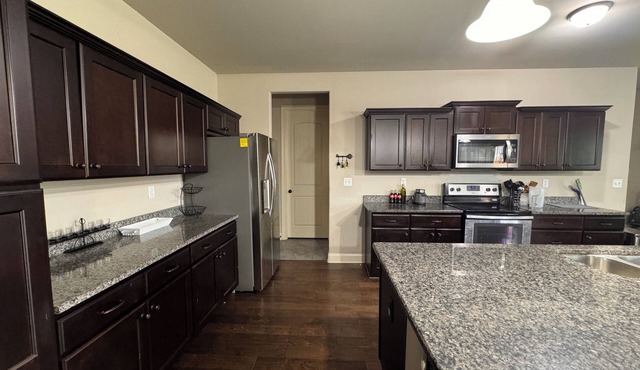 Furnished Home with 4 Bedrooms and Prime Location for Nurses & Executives