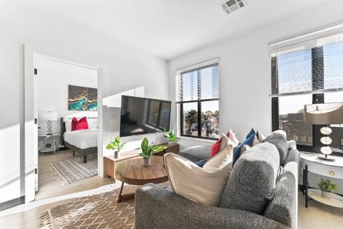 Furnished Luxury Apartment Close to Boston