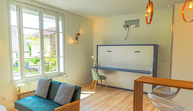 Furnished Luxury Studio close to transport