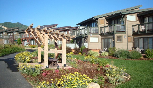 Furnished Luxury Townhome w Private Spa in NEWPARK! A Rare Find!