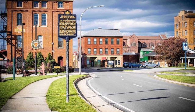 Furnished Mid-Term 1 BR Rental 8 mins to UPMC Altona Near Downtown Altoona
