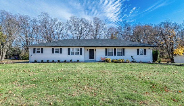 Furnished Modern 4 bedroom 3.5 bathroom midterm rental. Near Netflix, Hospitals