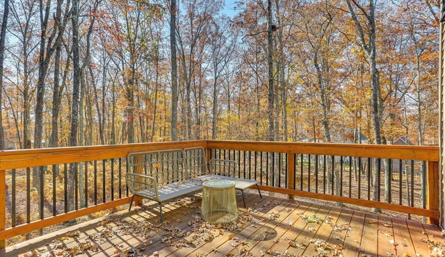 Furnished Outdoor Space: Retreat in Lackawaxen!