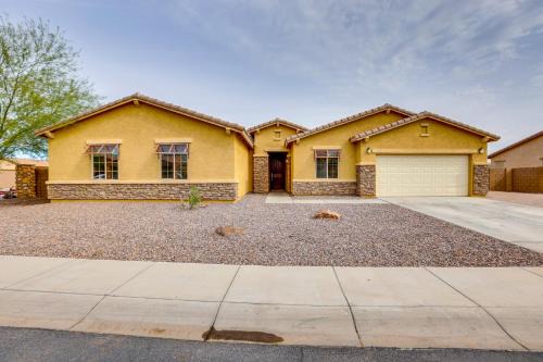 Furnished Patio! Retreat 12 Mi to Dtwn Phoenix