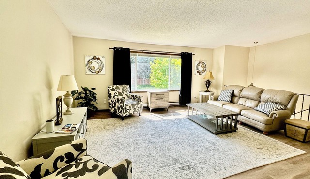 Furnished Prior Lake Duplex. Near Downtown, Mystic Lake Casino and the LAKE!