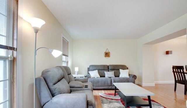 Furnished Private home in Aurora sleeps 9 guests