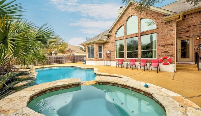 Furnished Rental - Amenities!