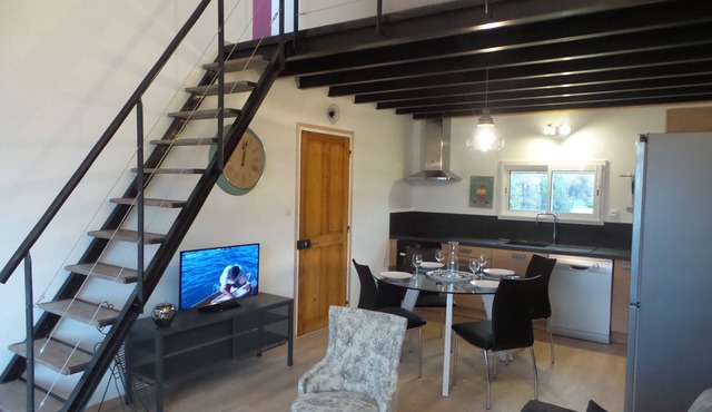 Furnished rental in the countryside 3km from orange city center, 20km from avignon