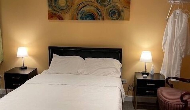 Furnished Room's Downtown Chicago River North Neighborhood.