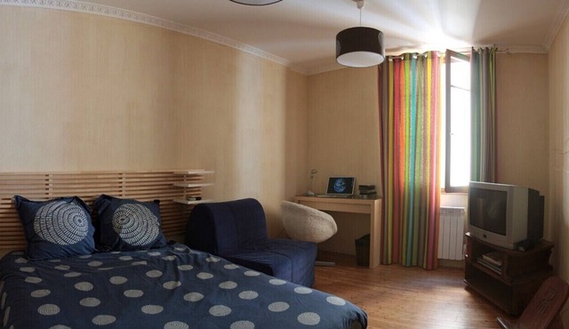 Furnished seasonal F2 ecological materials, in Lodeve