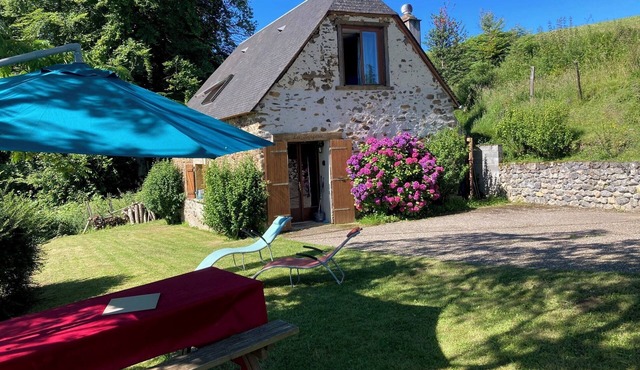 Furnished sheepfold in the Pyrenean Piemont, between De Bigorre and Lourdes