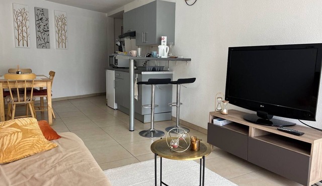 Furnished studio 27 m² - Weekly or monthly rentals - Near the beach