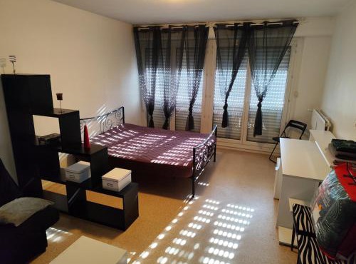 Furnished studio apartment 42m
