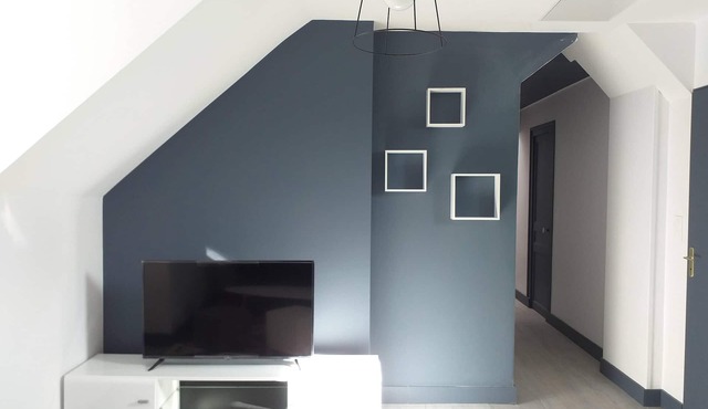 Furnished T2 apartment with simple, uncluttered decor 5 minutes from the station