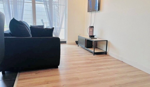 Furnished T2 with garden and parking located in Troyes near the city center