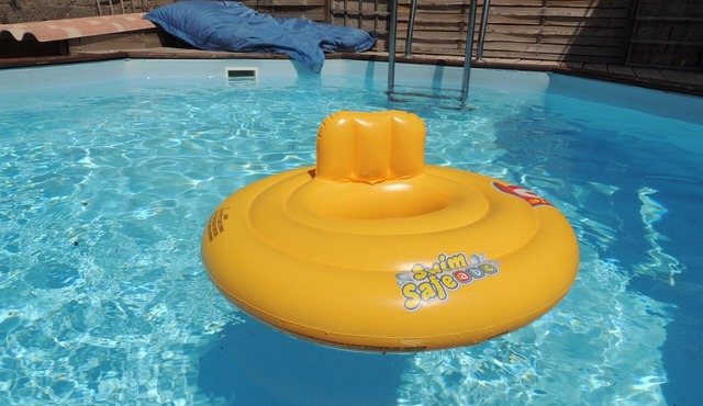 Furnished T3, air-conditioned, 24-hour private pool and jacuzzi, terrace, garden.