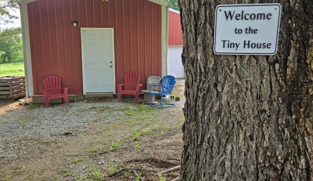 Furnished Tiny House in the country! Lakes, hunting, fishing+ just minutes away