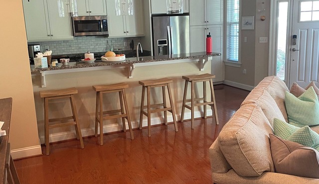 Furnished Winter Rental; Walk to beach; Ground floor condo;